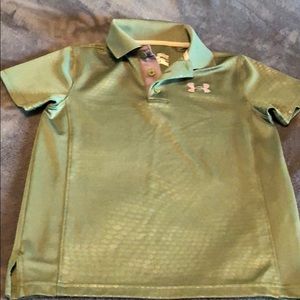Boys size small Under Armour polo in olive green